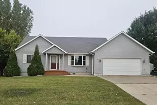 1513 Cartway Dr, Thief River Falls, MN 56701 - Photo 1