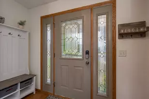 320 Grovebrook Ct, Mankato, MN 56001 - Photo 2