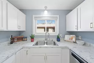 13396 Hughes Ct, Apple Valley, MN 55124 - Photo 10