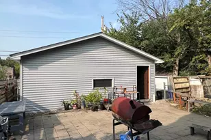 419 Rose Ave E, Saint Paul, MN 55130 - Photo 2