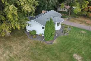 4835 Yorktown Ln N, Plymouth, MN 55442 - Photo 4