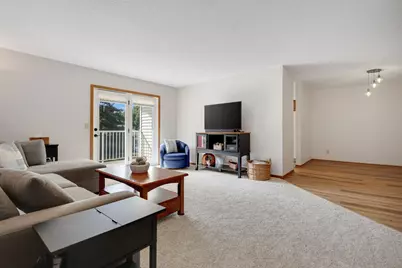 1827 County Rd. E E #18, White Bear Lake, MN 55110 - Photo 4