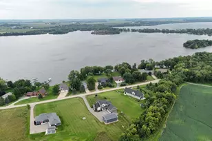 411X Wells Lake Ct Dr, Faribault, MN 55021 - Photo 4