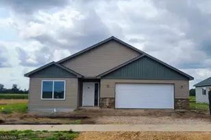 513 14Th St NW, Waseca, MN 56093 - Photo 1