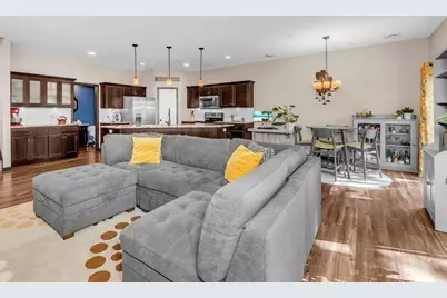 2560 County Road H2 W, Mounds View, MN 55112 - Photo 8