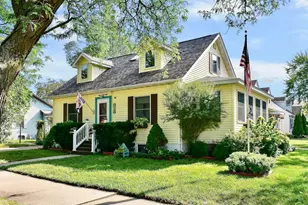 528 Kansas St, Winona, MN 55987 - Photo 1