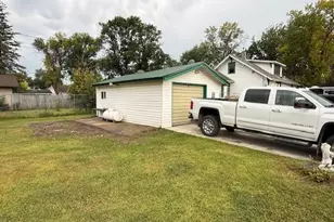 404 5th St S, Wahpeton,  58075 - Photo 4