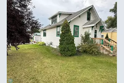 404 5th Street S, Wahpeton,  58075 - Photo 1