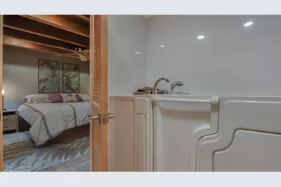 1121 E Lowes Creek Road, Eau Claire, WI 54701 - Photo 20