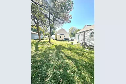 519 8th Avenue, Worthington, MN 56187 - Photo 2