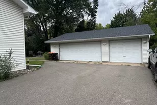 571 County Rd B E, Maplewood, MN 55117 - Photo 10