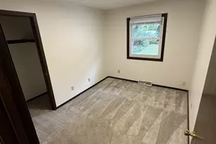 571 County Rd B E, Maplewood, MN 55117 - Photo 6