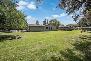 1910 Knollwood Dr, Fairmont, MN 56031 - Photo 46