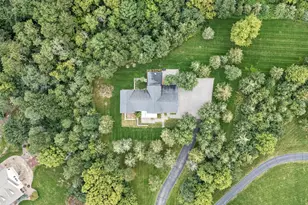 394 Deer Valley Dr, Troy Township, WI 54016 - Photo 16