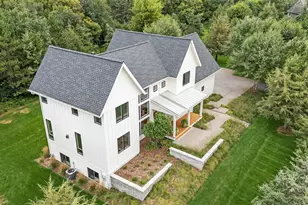 394 Deer Valley Dr, Troy Township, WI 54016 - Photo 10