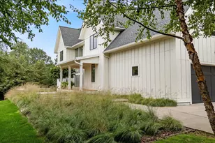 394 Deer Valley Dr, Troy Township, WI 54016 - Photo 4