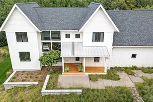 394 Deer Valley Dr, Troy Township, WI 54016 - Photo 20