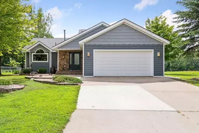 1042 8th Avenue SW, Hutchinson, MN 55350 - Photo 1