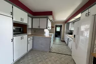 420 5th St SW, Wells, MN 56097 - Photo 8