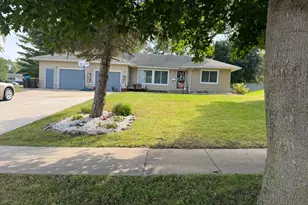 420 5th St SW, Wells, MN 56097 - Photo 1