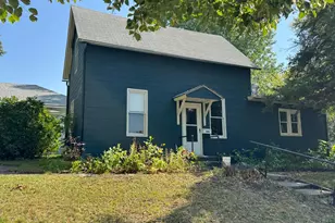 300 Central Ave N, Crookston, MN 56716 - Photo 1