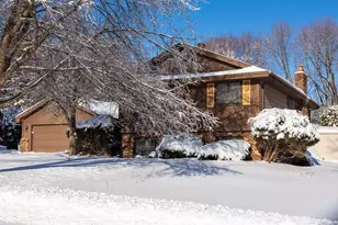 649 Randy Ave, Shoreview, MN 55126 - Photo 2