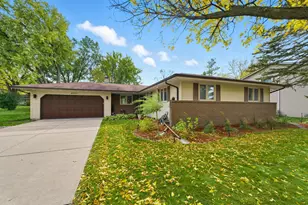 2001 Woods Ln, Burnsville, MN 55337 - Photo 2