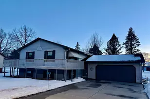 954 Lilac Dr, Sauk Centre Township, MN 56378 - Photo 2