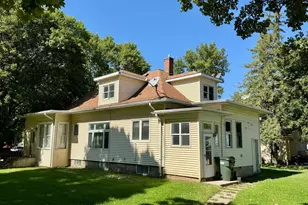 120 Park Ave W, Renville, MN 56284 - Photo 1