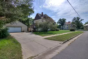 324 Coleman St, Chippewa Falls, WI 54729 - Photo 30