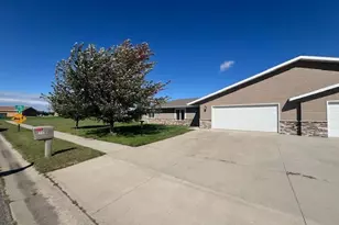 902 9th St SW, Perham, MN 56573 - Photo 4