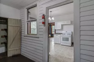 260 S Park Ave, Le Center, MN 56057 - Photo 10