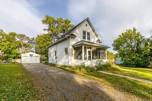 260 S Park Ave, Le Center, MN 56057 - Photo 1