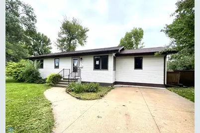 607 Washington Avenue, Crookston, MN 56716 - Photo 1