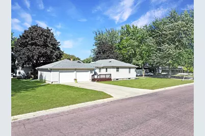 2860 Pine Avenue, Slayton, MN 56172 - Photo 1