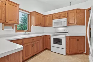 1020 Horizon St, Vadnais Heights, MN 55127 - Photo 6