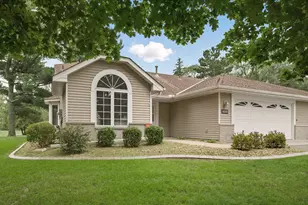 1020 Horizon St, Vadnais Heights, MN 55127 - Photo 2