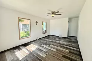 207 E Broadway St, Redwood Falls, MN 56283 - Photo 4