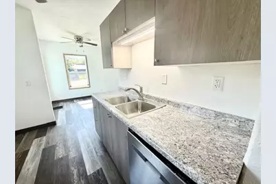 207 E Broadway Street, Redwood Falls, MN 56283 - Photo 10