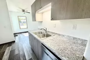 207 E Broadway St, Redwood Falls, MN 56283 - Photo 10