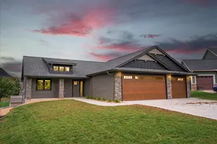 1633 Rolling Hills Ln, River Falls, WI 54022 - Photo 6