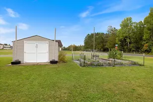 808 Center Dr NW, Chisholm, MN 55719 - Photo 54