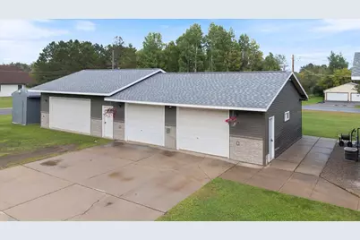 808 Center Drive NW, Chisholm, MN 55719 - Photo 2