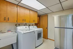 808 Center Dr NW, Chisholm, MN 55719 - Photo 40