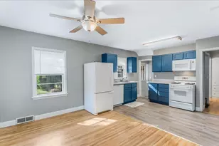 828 15th St SW, Willmar, MN 56201 - Photo 1