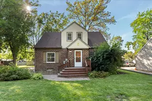 828 15th St SW, Willmar, MN 56201 - Photo 2