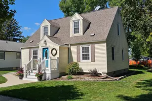 203 3rd Ave E, Lamberton, MN 56152 - Photo 4