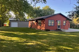 1110 Eckert St NW, Alexandria, MN 56308 - Photo 2