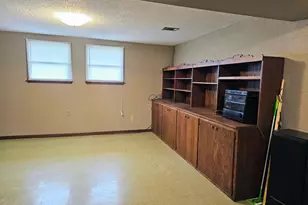 402 E 2nd St N, Truman, MN 56088 - Photo 28