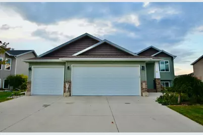 2002 S 35 Street Circle S, Moorhead, MN 56560 - Photo 2